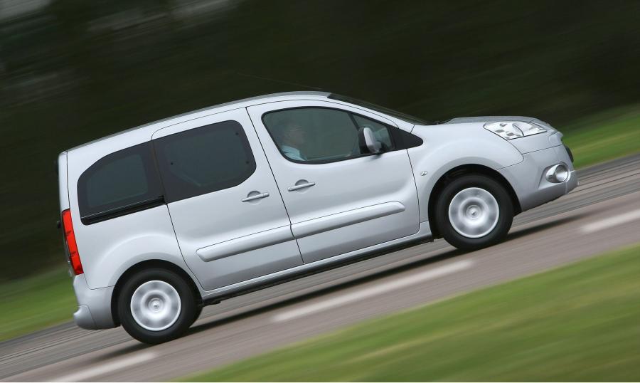  Peugeot Partner Tepee 2008 года  (фото 9 из 20)